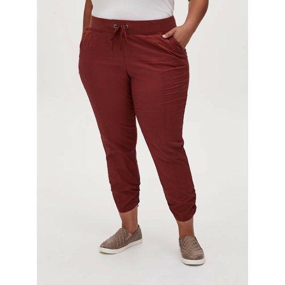 torrid Pants - NWT TORRID Size 22 PLUS Brick Red Poplin Crop Pull-On Pockets Drawstring Pants